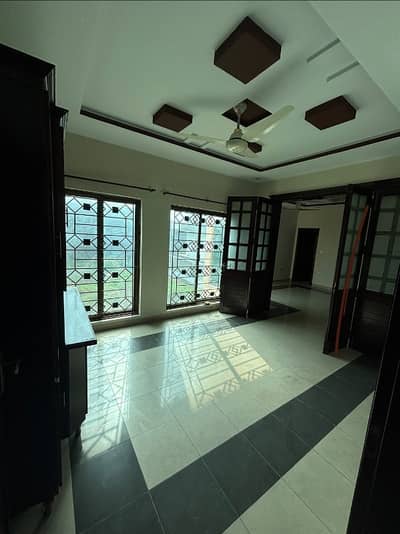 14 Marla Separate Gate Upper Portion Prime Location All Facilities Gas Electric Separate Boring Parking G-14/4