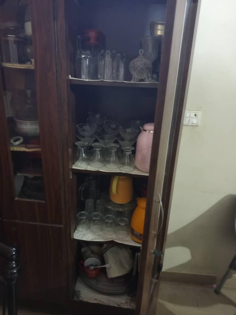 divider / cupboard 1
