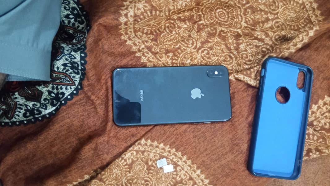 Apple iPhone XS Max 2