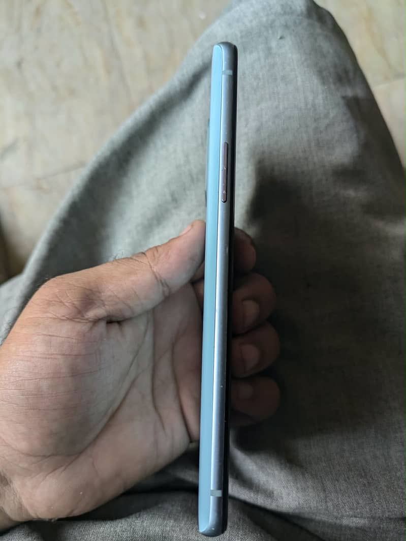 One Plus 9R 1