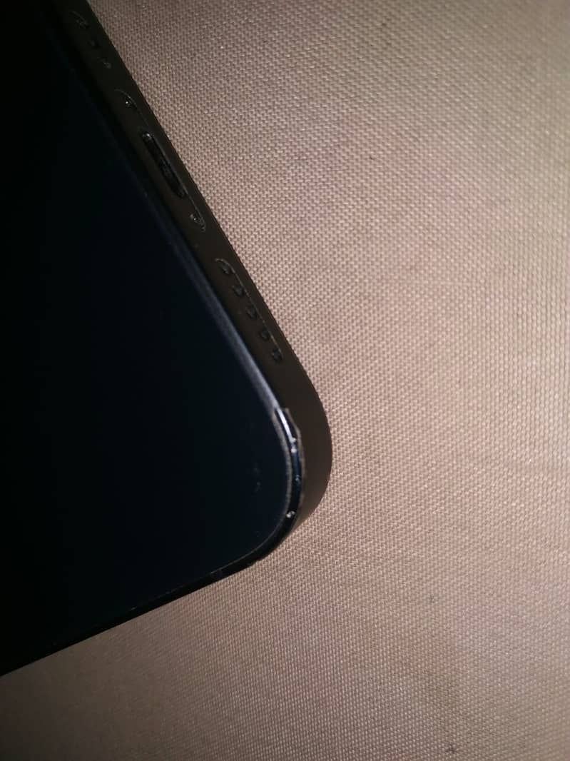 Apple iPhone 13 7