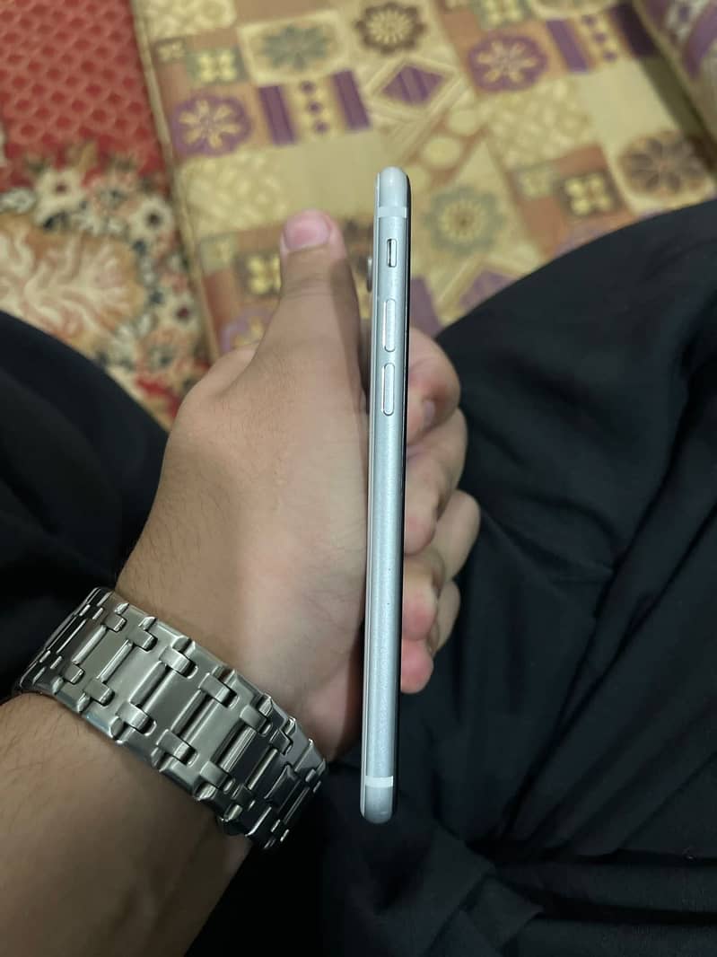Apple iPhone SE 3