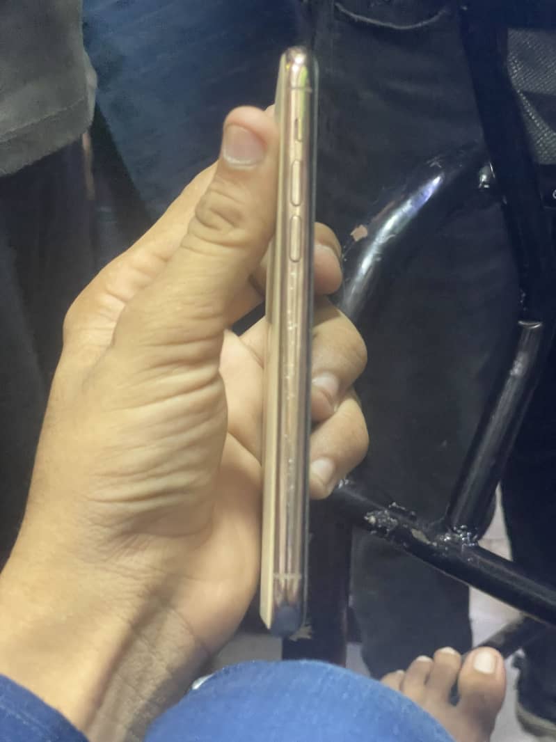 Apple iPhone 11 Pro 1