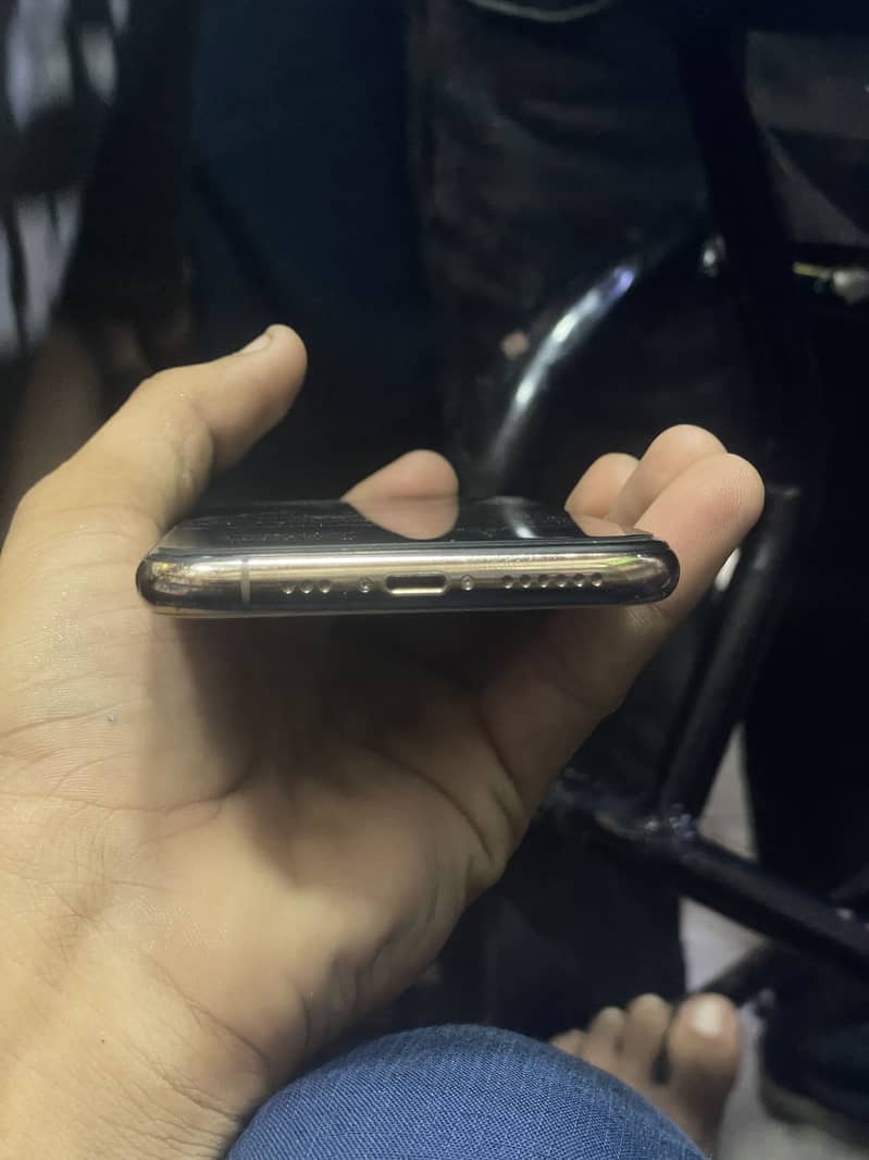 Apple iPhone 11 Pro 2