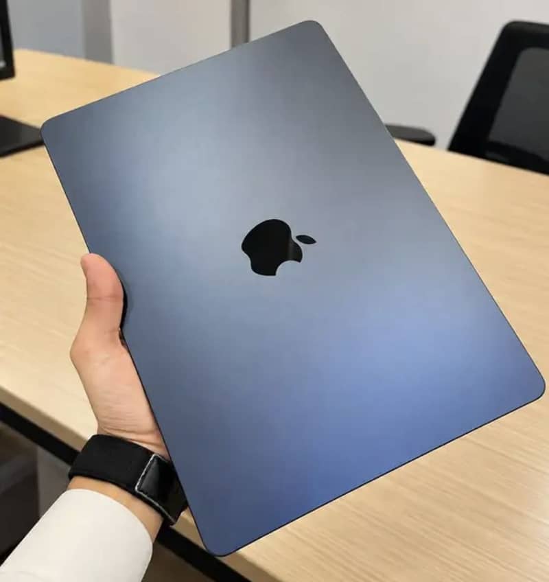 APPLE  MACKBOOK M2 1