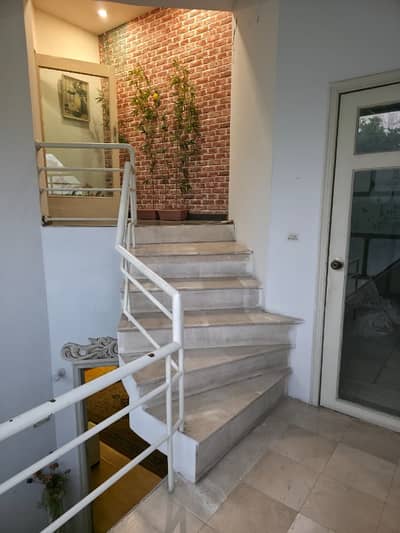 12 Marla Corner 60 Feet Road Sami Commercial House Available For Sale.