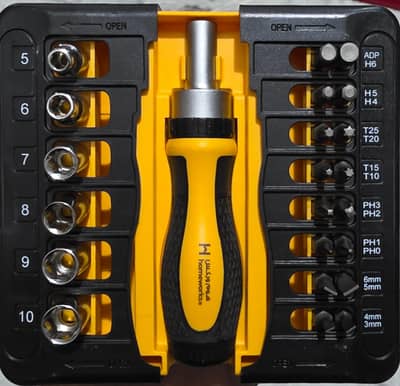 23-Pcs Ratchet Heavy Screwdriver & Socket Set