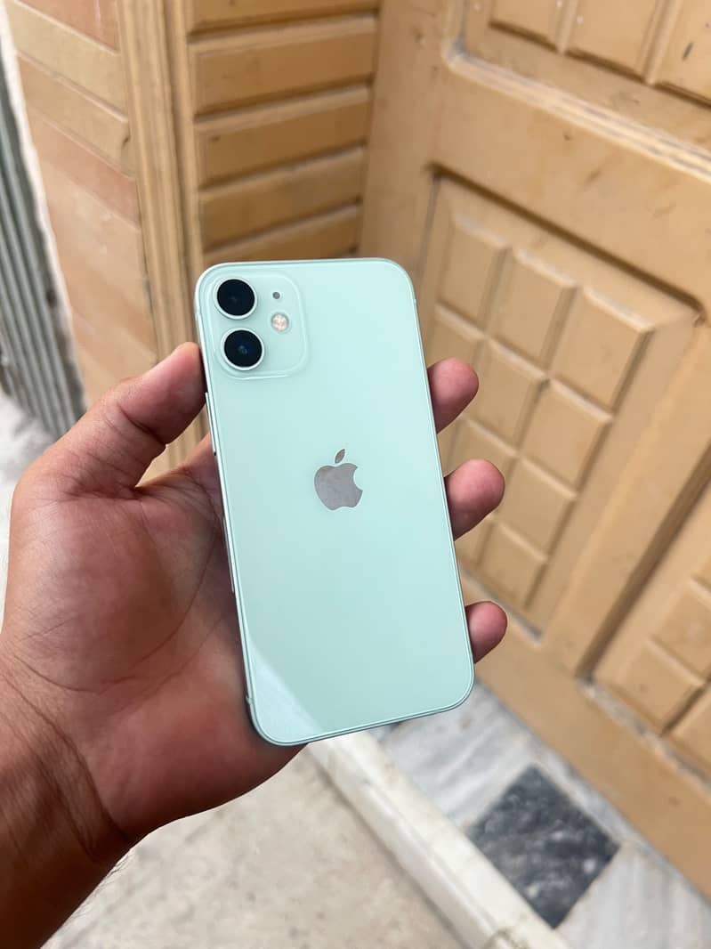 Apple iPhone 12 mini 3