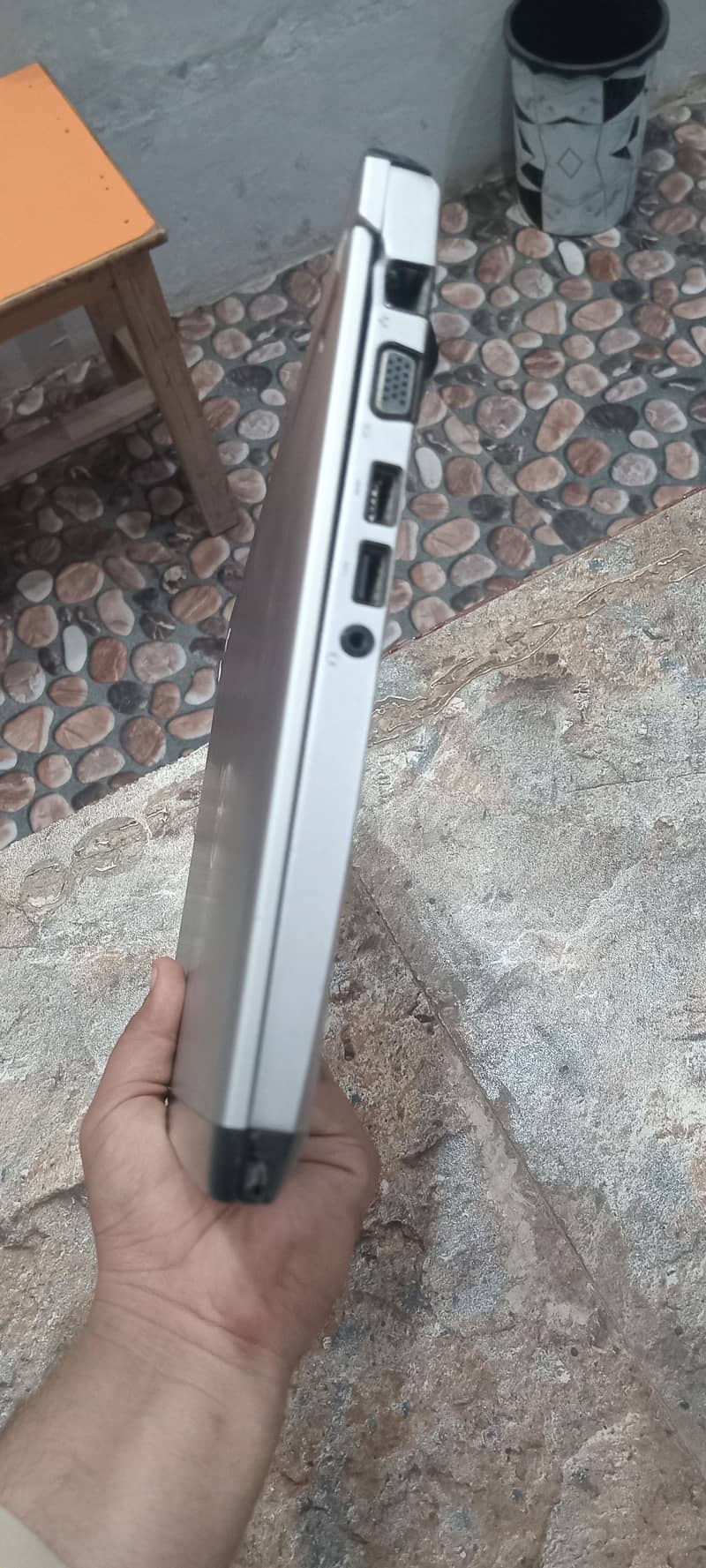 LAPTOP 1