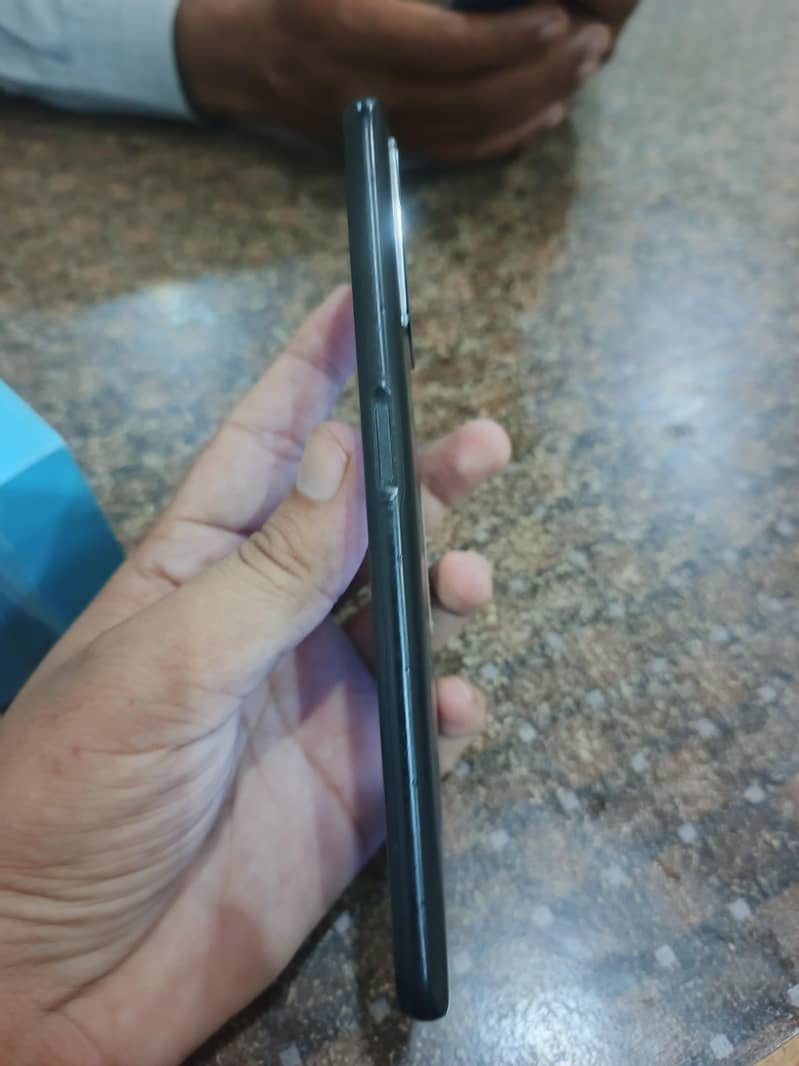 OPPO A76 1