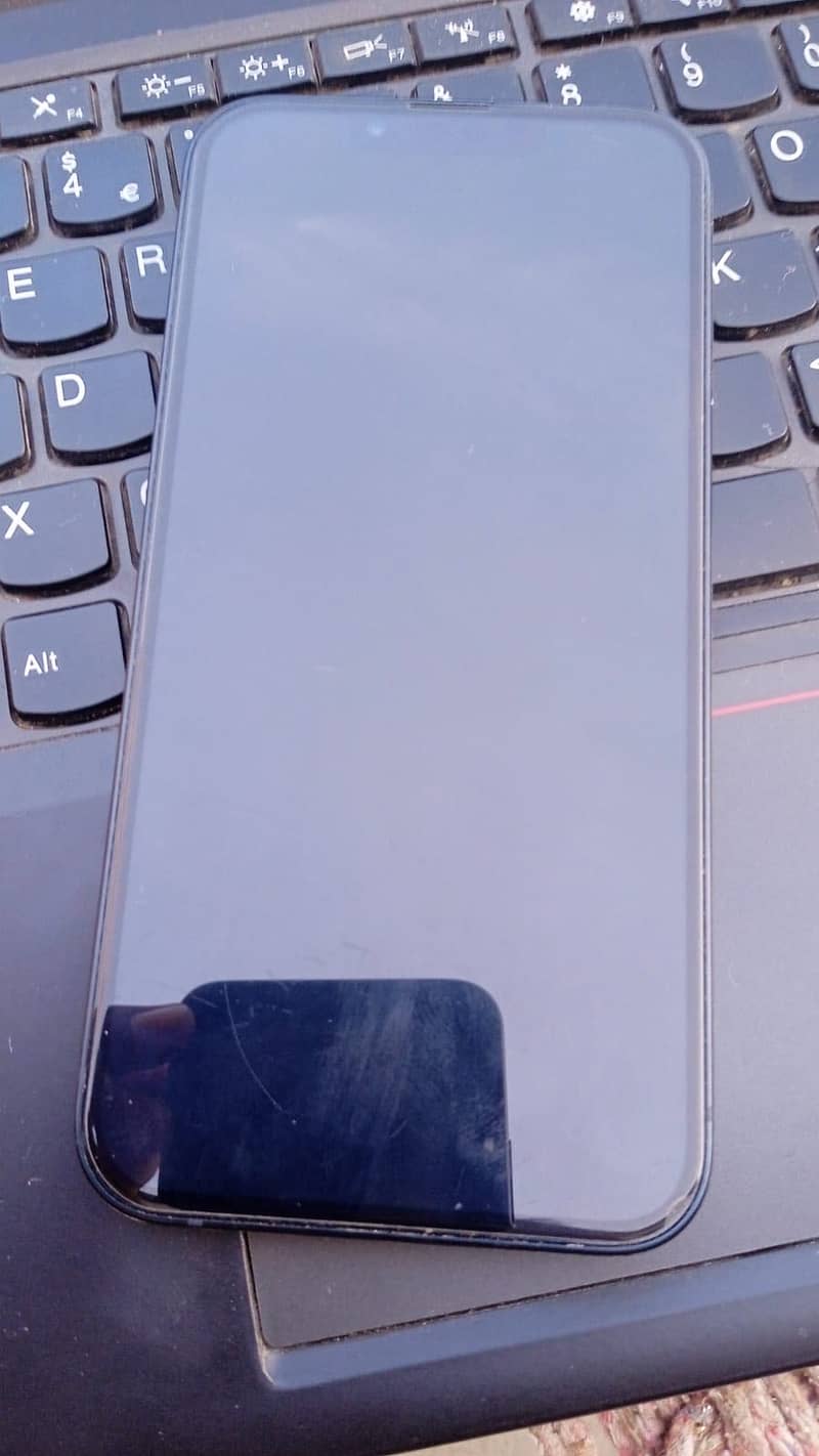 Apple iPhone 13 4