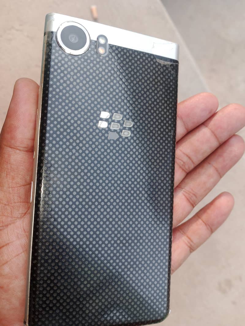 BlackBerry KEYone 1