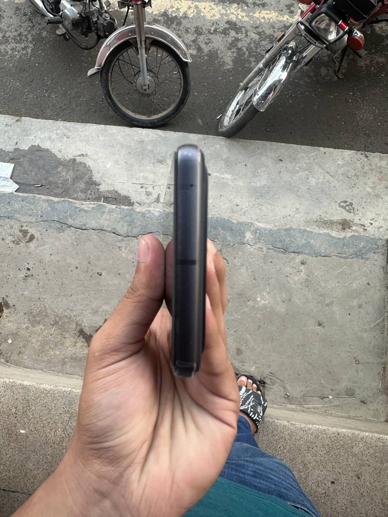 Google Pixel 7 4