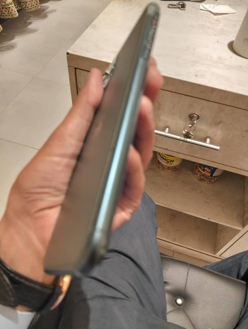 Apple iPhone 11 Pro Max 3