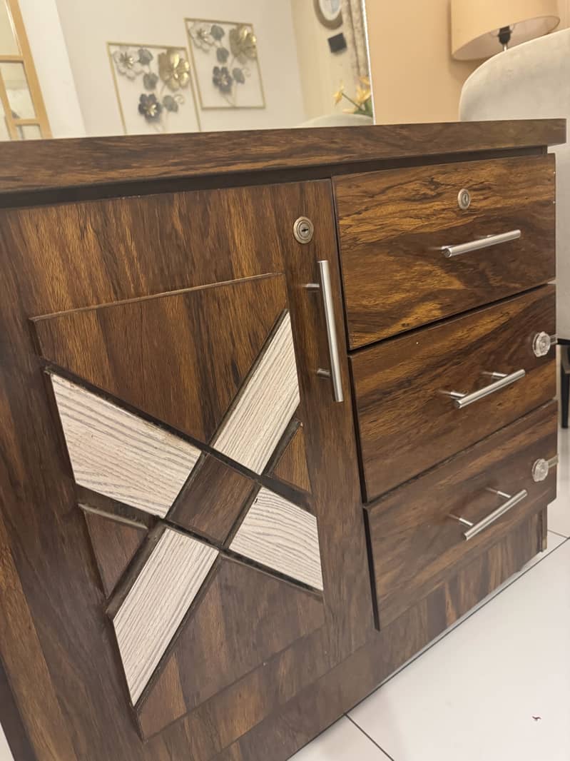 Dressing table7000 0