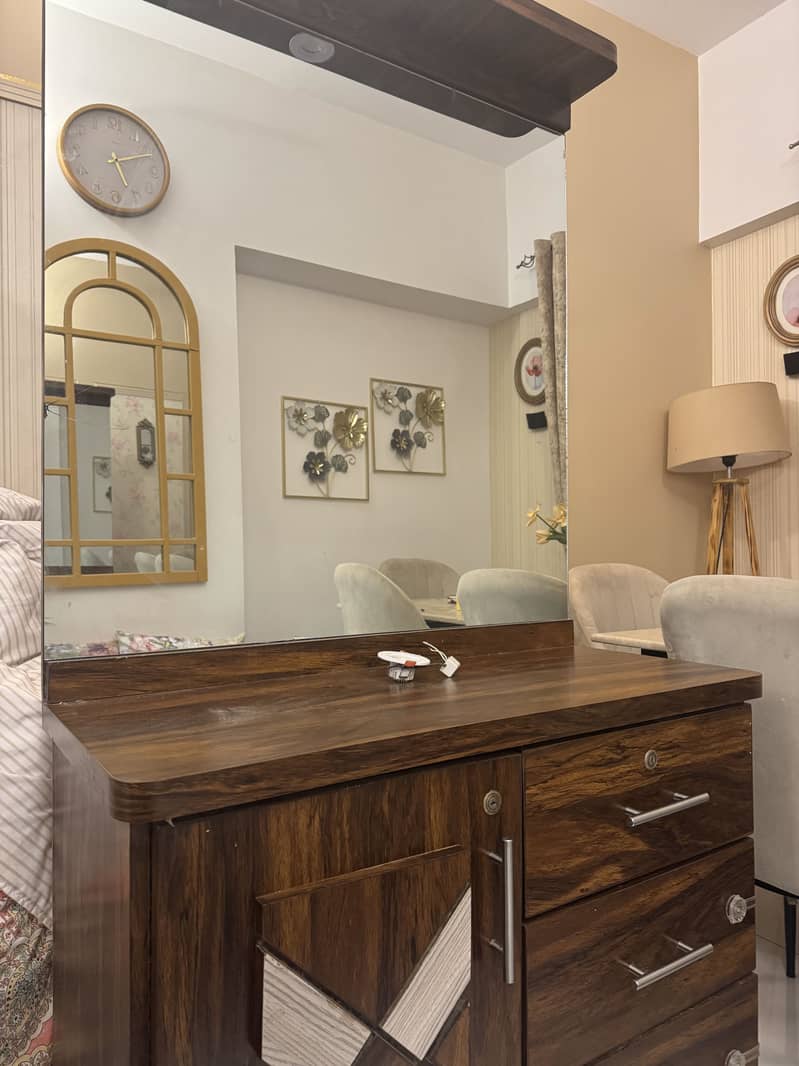 Dressing table7000 1