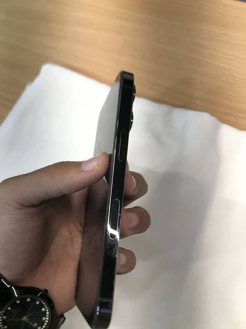 Apple iPhone 13 Pro 1