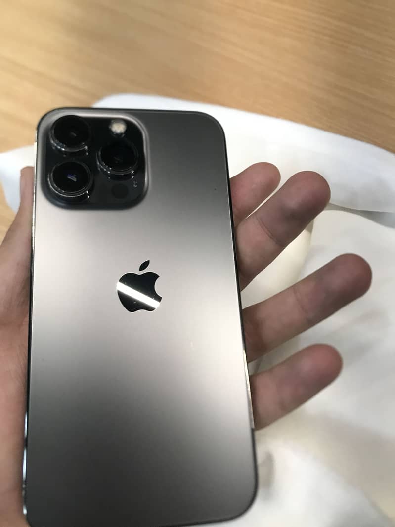 Apple iPhone 13 Pro 2