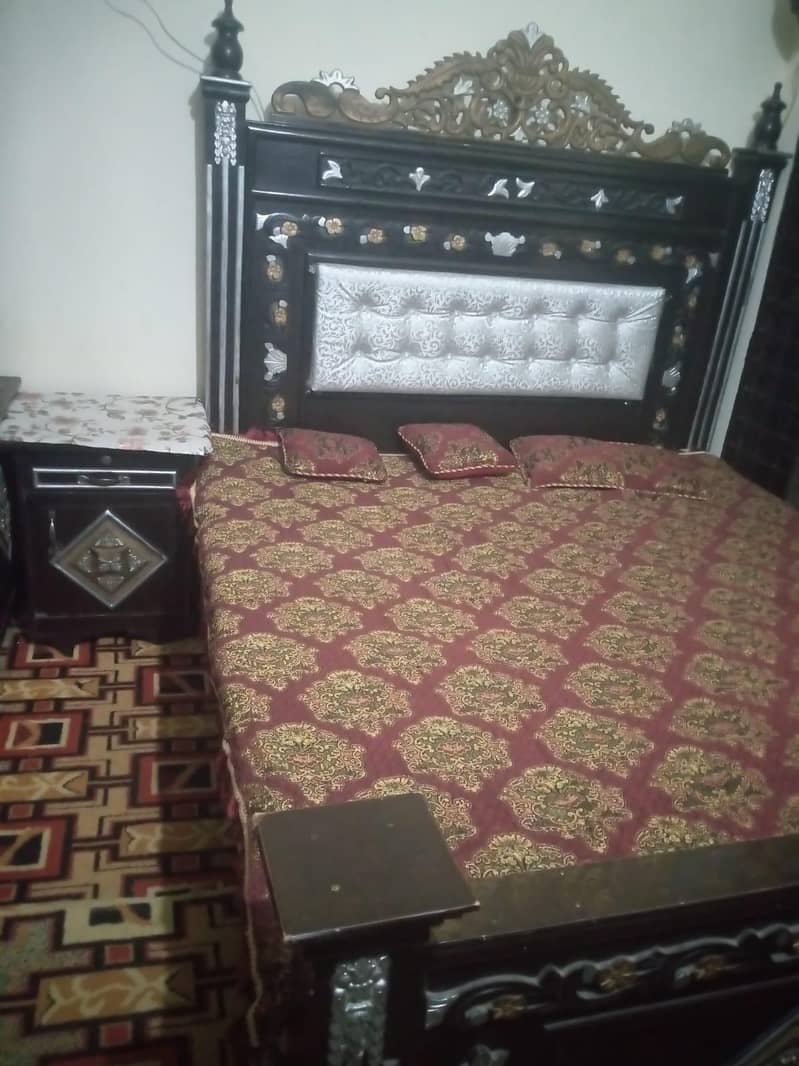 Bed side table and dressing 4