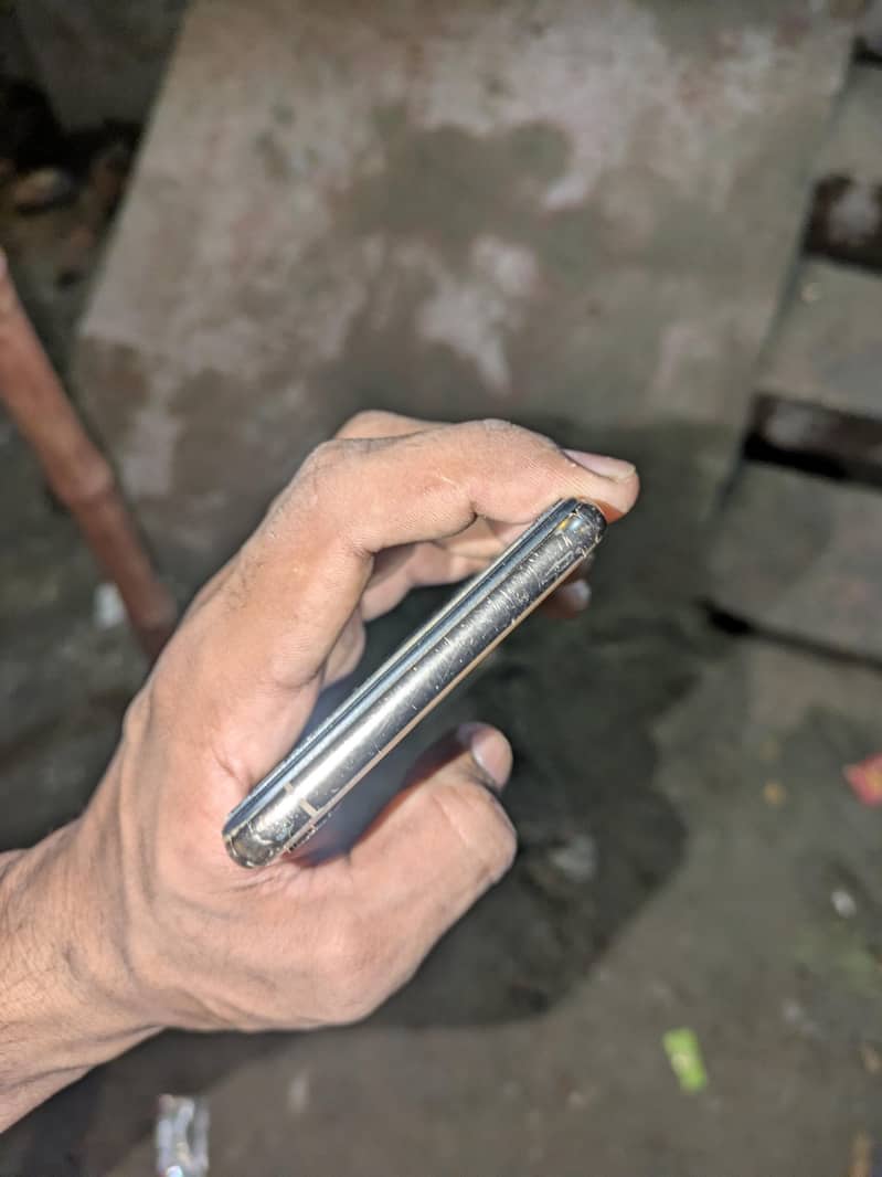 Apple iPhone XS Max 0