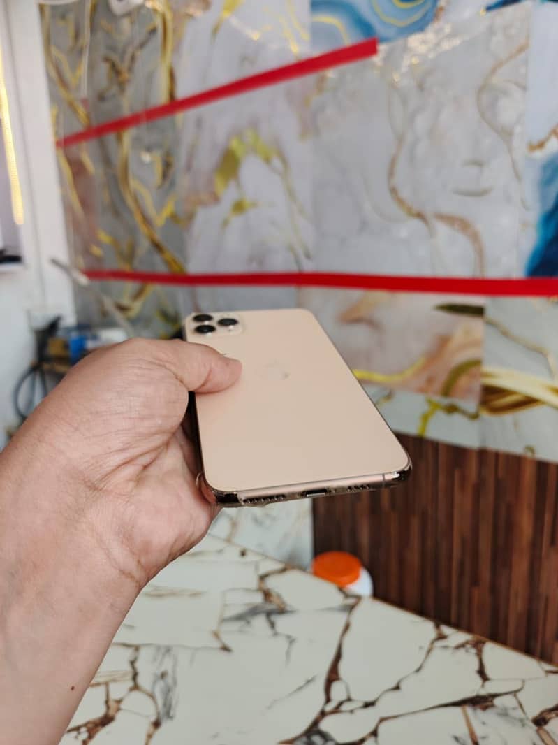 Apple iPhone 11 Pro Max 0