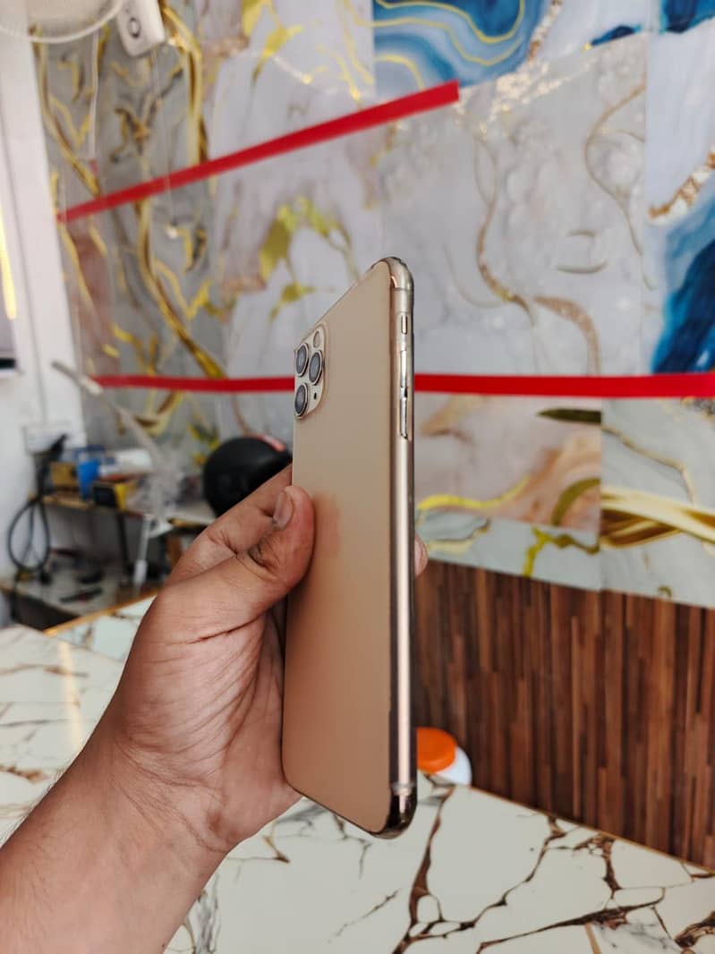 Apple iPhone 11 Pro Max 3