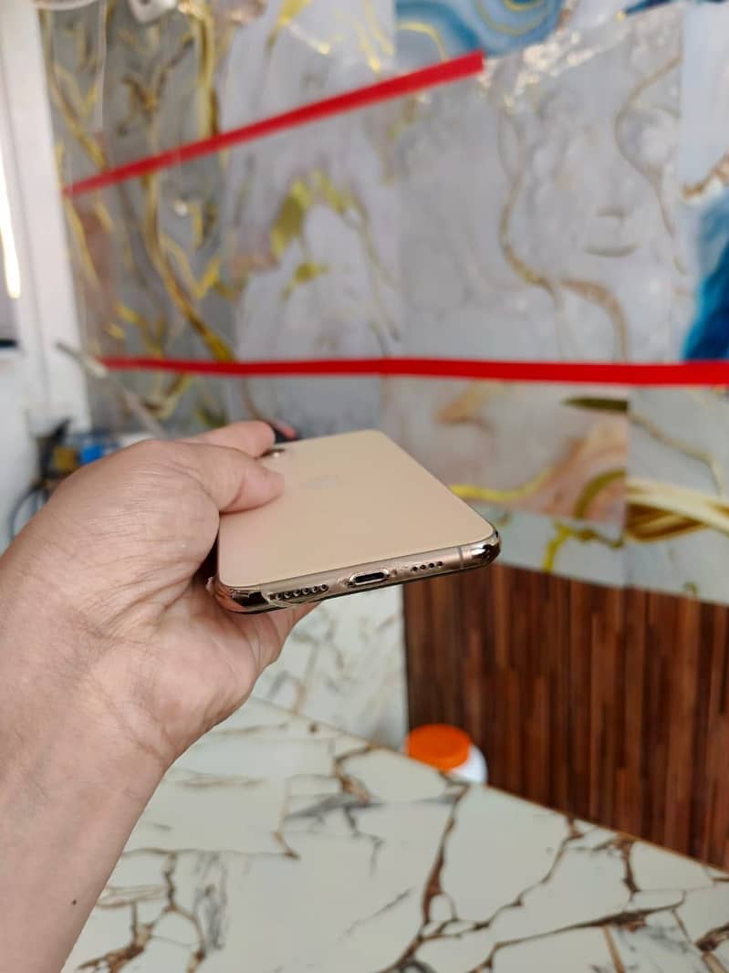 Apple iPhone 11 Pro Max 5
