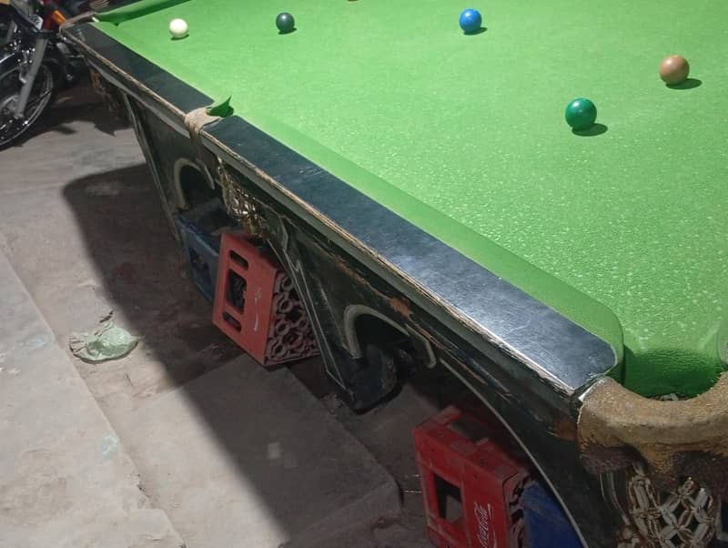 snooker table 0