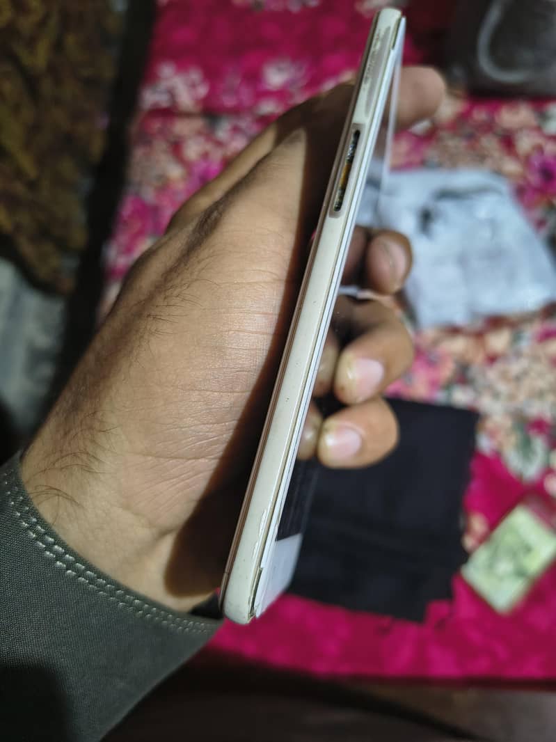 OPPO A37 3