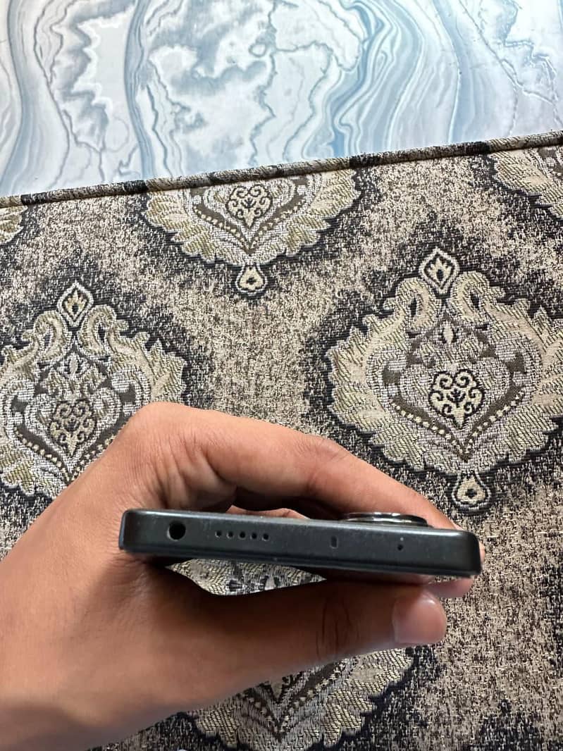 Xiaomi Redmi Note 13 Pro 3