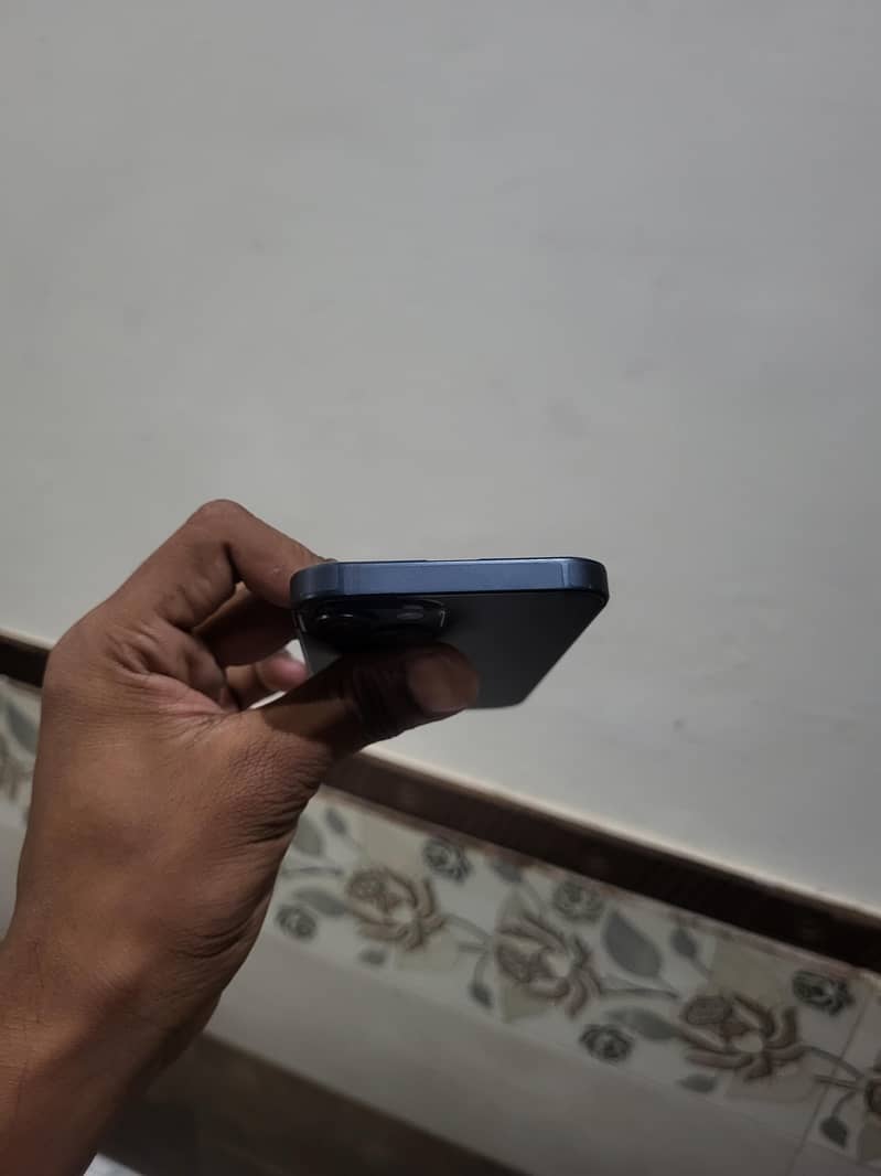 Apple iPhone 14 4