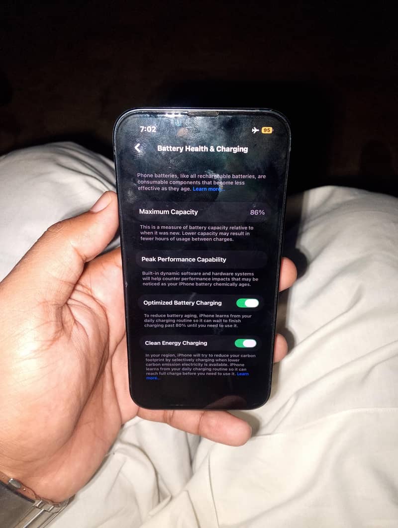 Apple iPhone 13 4