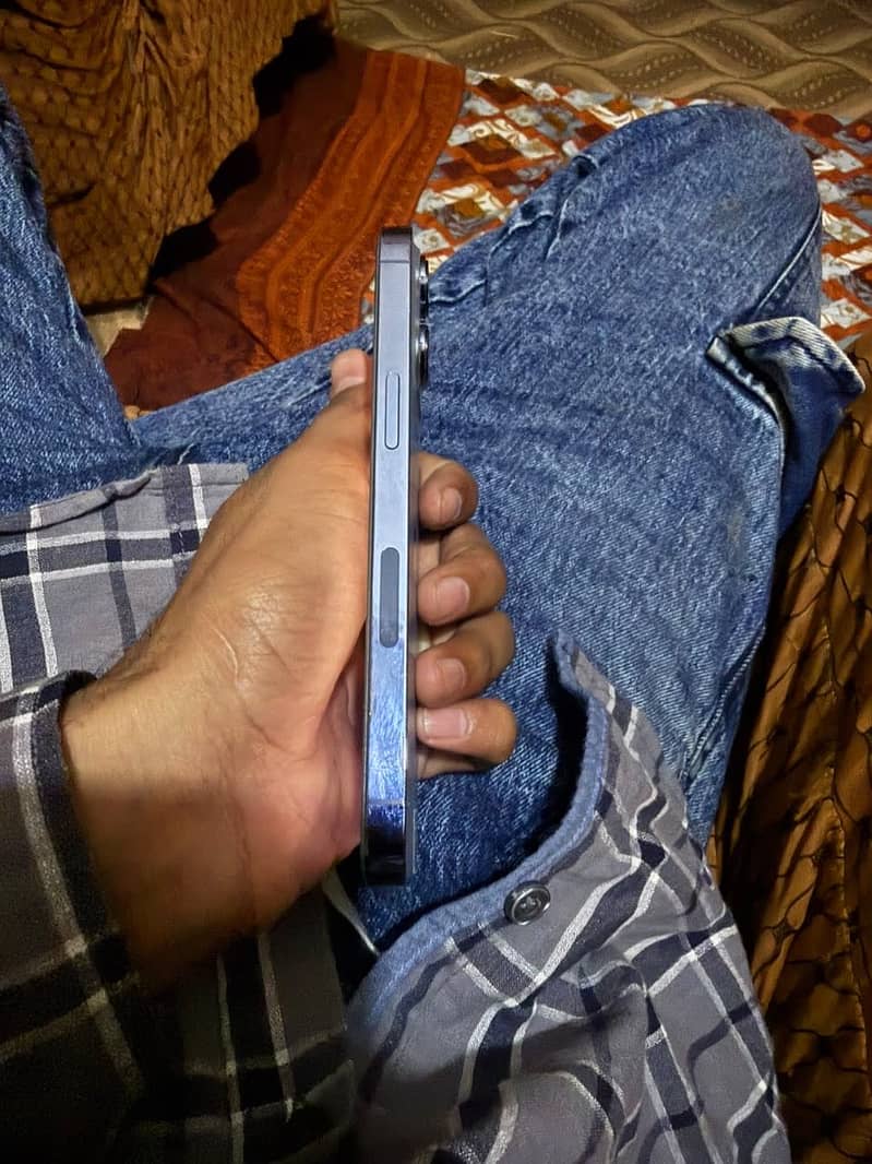 Apple iPhone 13 Pro 1