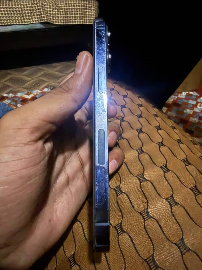 Apple iPhone 13 Pro 4