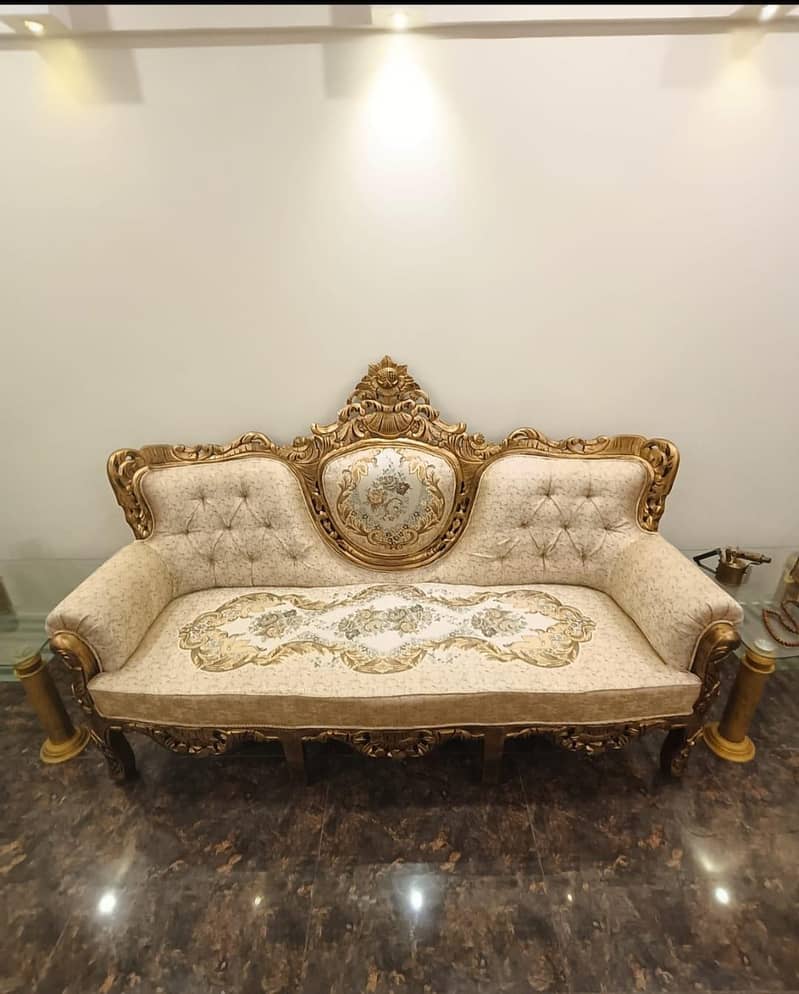 7 seaters sofa with table 0