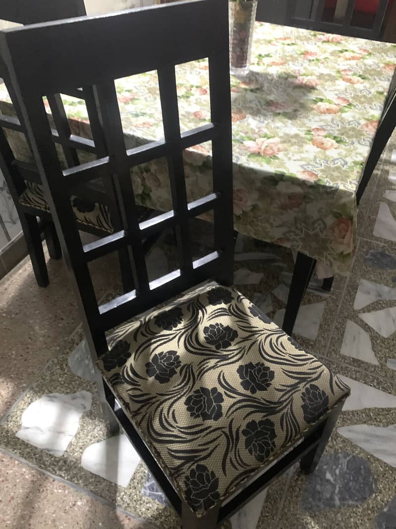 4 seater dining table 1