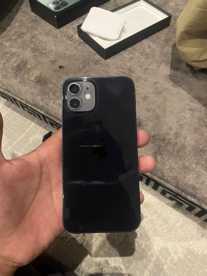 Apple iPhone 12 3