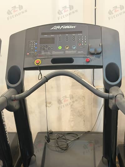 Life Fitness Integrity Series Treadmill || Integrity Series Treadmill