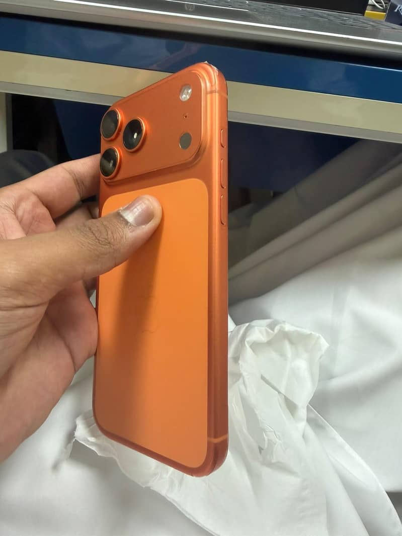 Apple iPhone 17 Pro Max 2