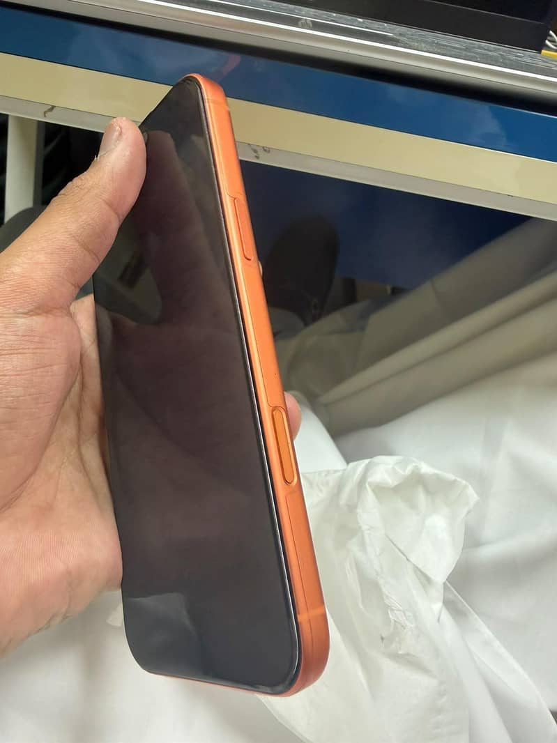 Apple iPhone 17 Pro Max 3