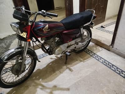 Honda 125(2018 Model)Red Color neat and clean bike