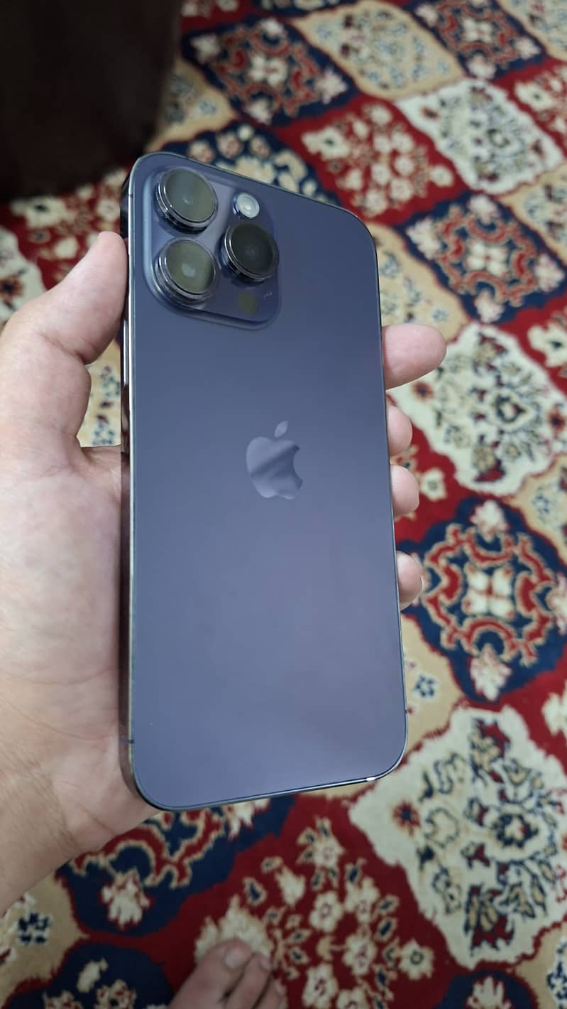 Apple iPhone 14 Pro Max 1