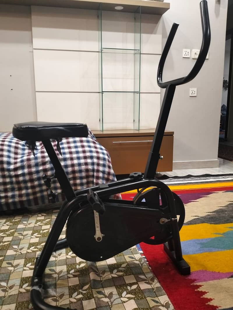 Exercise cycle bike 1