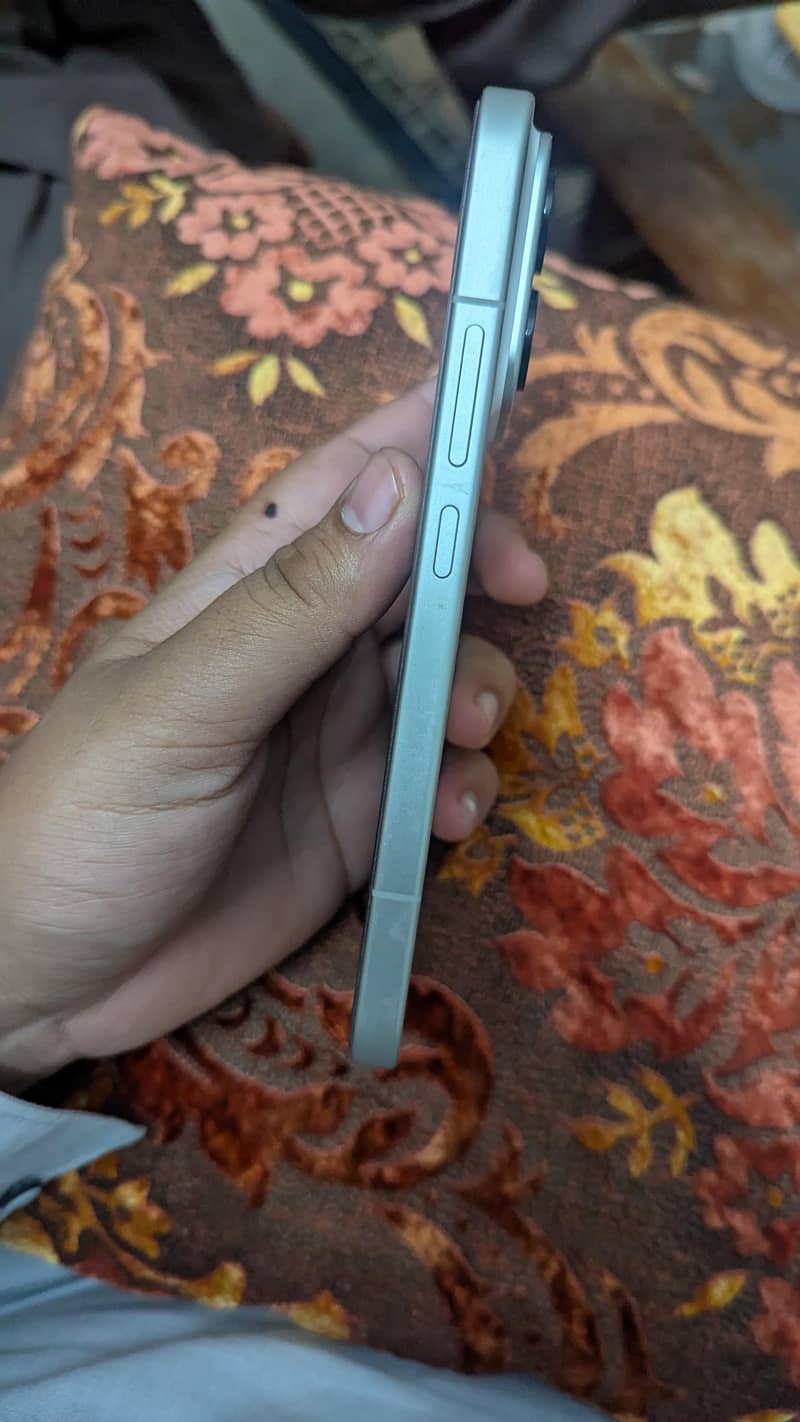 Xiaomi 17 Pro Max 5
