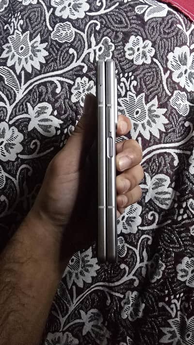 Samsung Mobile Z Fold 3