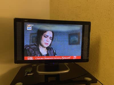 28 Inch LED with Stand and Wall mounting