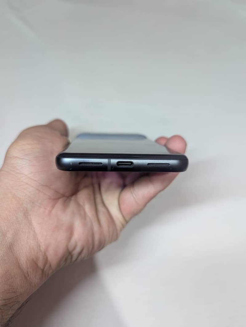 Google Pixel 8 4
