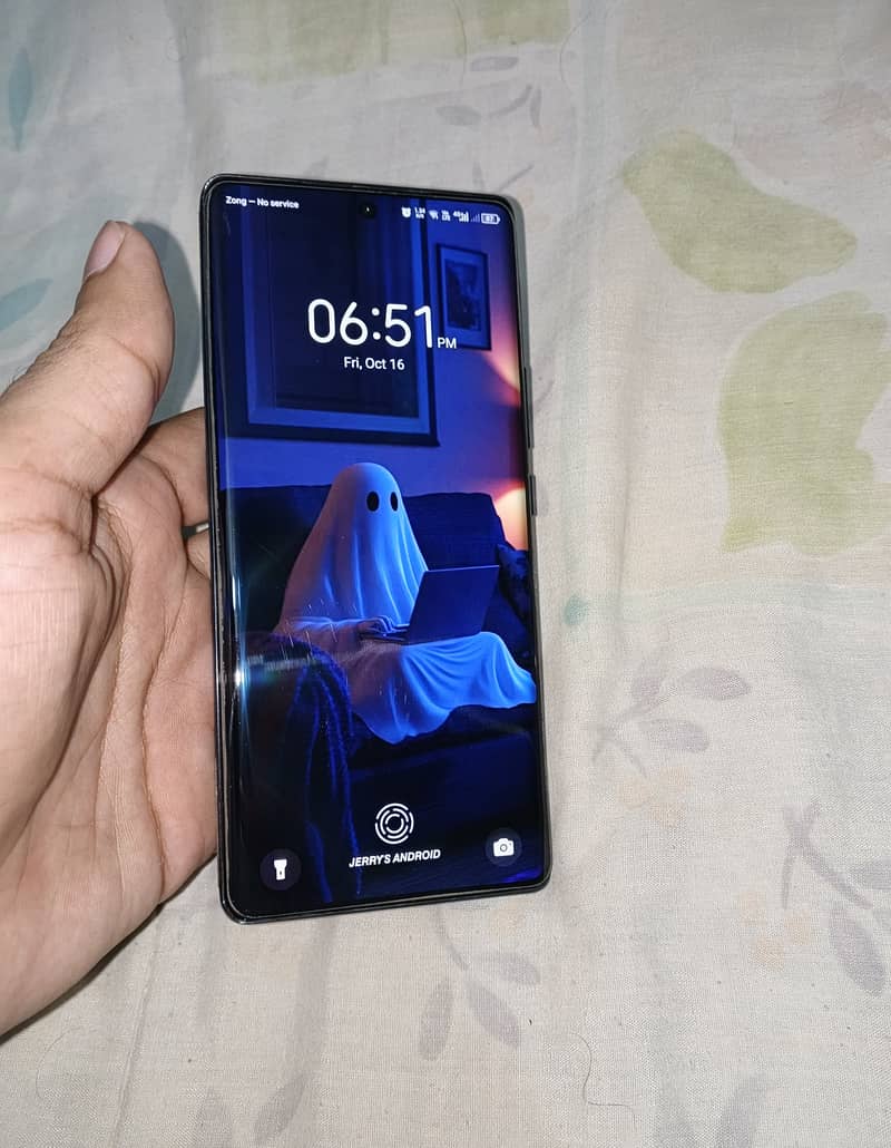 Tecno Spark 20 Pro Plus 2