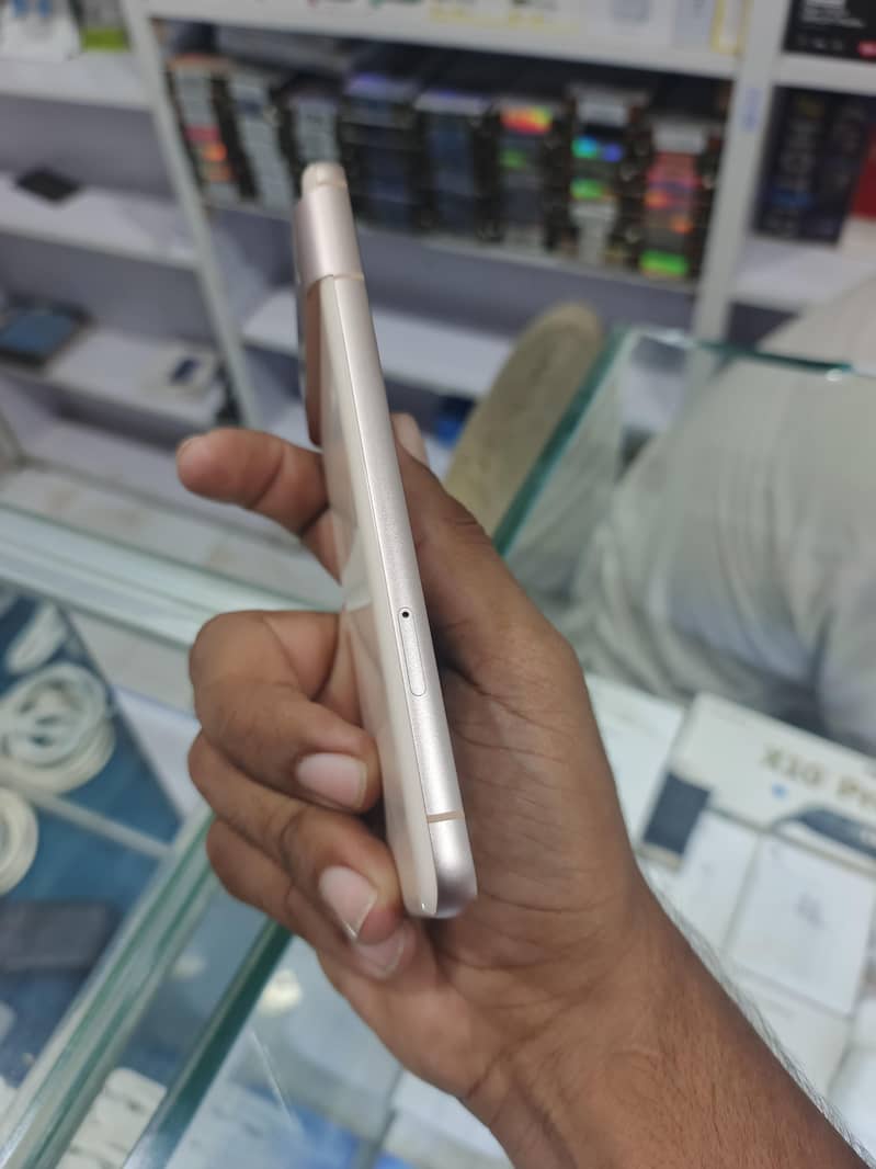 Google Pixel 8 2