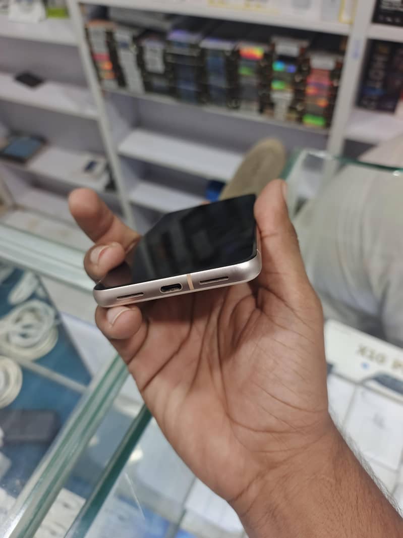 Google Pixel 8 3